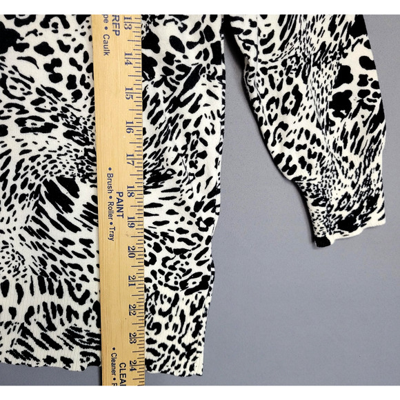 Nue Options Sweater Womens Medium Animal Print Button Cardigan Soft Knit Top - Picture 8 of 12